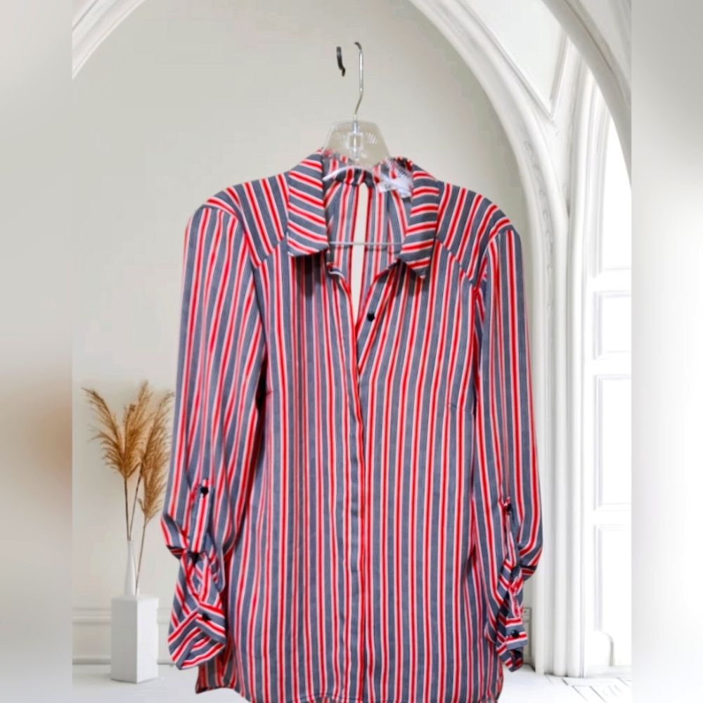 DR2 Striped Button Back Blouse Size Small